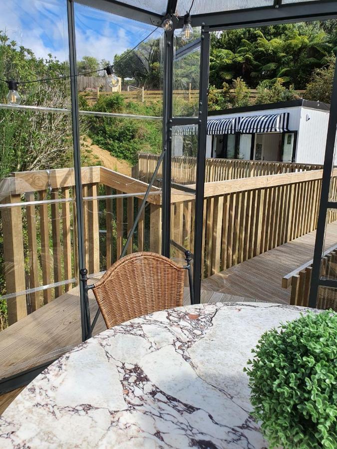 Tiny House With Greenhouse Dining Lower Hutt Eksteriør bilde