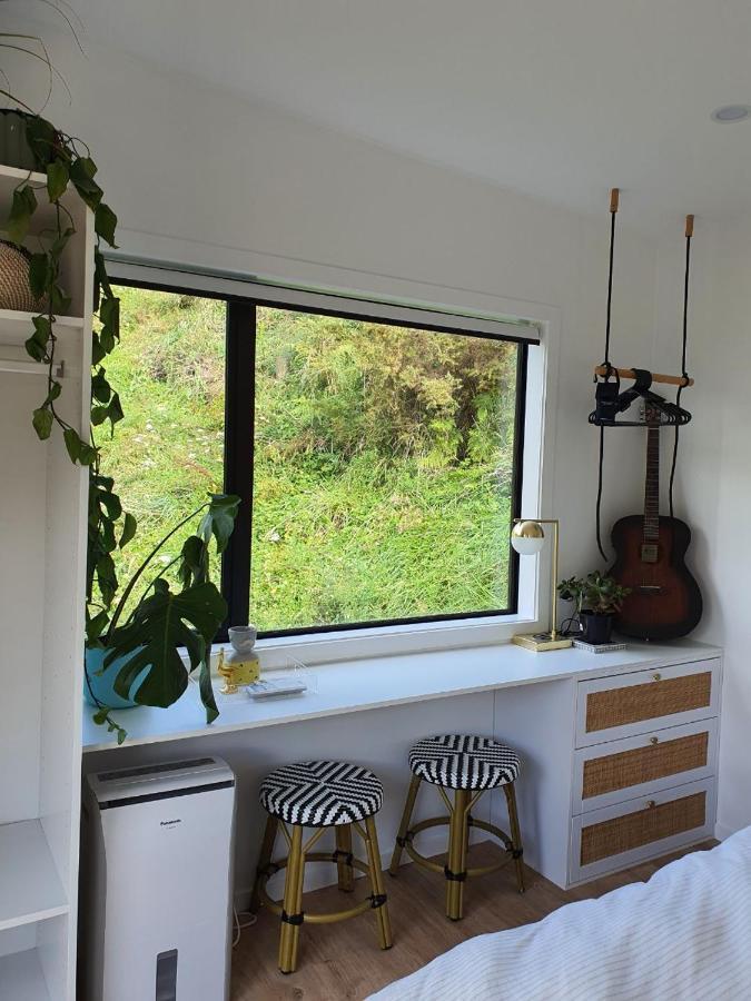 Tiny House With Greenhouse Dining Lower Hutt Eksteriør bilde